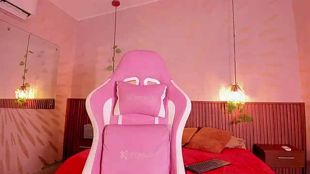 daphne courtis online show from March 2, 2026, 5:08 am