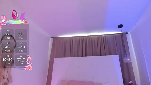 M0lly Beckers online show from November 18, 2025, 3:04 pm