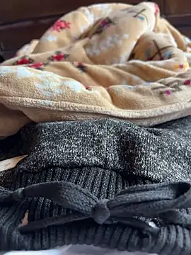 Snapshot of rrrrrriyyffhyeeee chatting on April 14, 2026, 5:01 am rrrrrriyyffhyeeee online show from April 14, 2026, 5:01 am