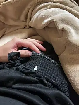 Snapshot of rrrrrriyyffhyeeee chatting on February 8, 2026, 9:29 am rrrrrriyyffhyeeee online show from February 8, 2026, 9:29 am