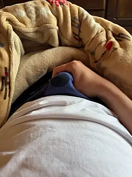 Snapshot of rrrrrriyyffhyeeee chatting on April 13, 2026, 6:28 am rrrrrriyyffhyeeee online show from April 13, 2026, 6:28 am