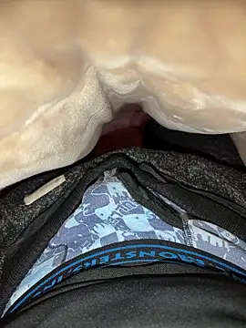 Snapshot of rrrrrriyyffhyeeee chatting on February 25, 2026, 10:04 am rrrrrriyyffhyeeee online show from February 25, 2026, 10:04 am