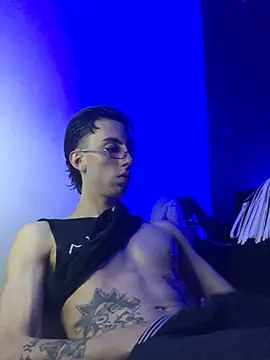 redmen69 online show from March 3, 2026, 3:57 am