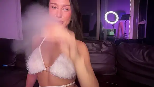 shy Colette online show from October 19, 2025, 1:58 pm