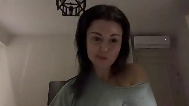 Gilin1 online show from December 13, 2025, 8:48 pm