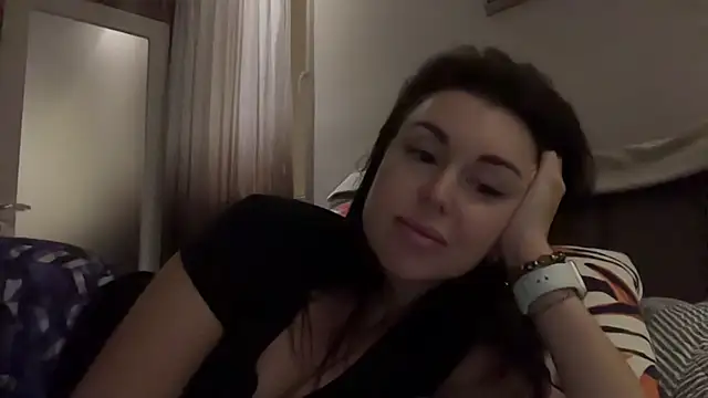 Gilin1 online show from November 3, 2025, 7:39 pm