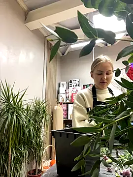 Snapshot of CandyVice chatting on October 7, 2025, 6:09 pm CandyVice online show from October 7, 2025, 6:09 pm