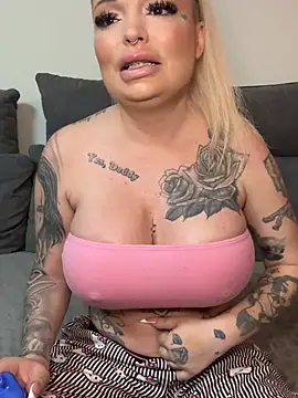 Snapshot of shortybig_official chatting on January 13, 2026, 5:11 am shortybig official online show from January 13, 2026, 5:11 am