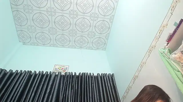 Snapshot of Grass_99 chatting on October 20, 2025, 8:15 am Grass 99 online show from October 20, 2025, 8:15 am