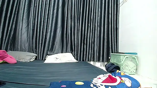 Snapshot of Grass_99 chatting on October 3, 2025, 9:11 am Grass 99 online show from October 3, 2025, 9:11 am