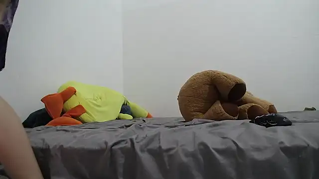 Snapshot of Grass_99 chatting on April 4, 2026, 4:35 pm Grass 99 online show from April 4, 2026, 4:35 pm