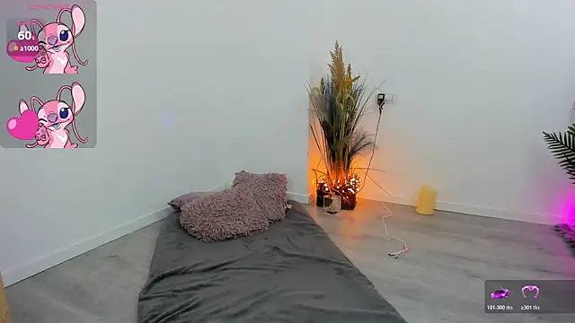 Snapshot of Kylie_Kathy chatting on November 12, 2025, 5:17 pm Kylie Kathy online show from November 12, 2025, 5:17 pm