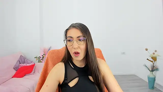 Snapshot of Kylie_Kathy chatting on October 9, 2025, 7:14 pm Kylie Kathy online show from October 9, 2025, 7:14 pm