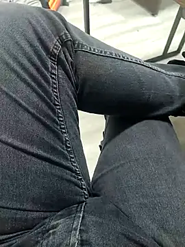 Snapshot of Yaman_33 chatting on February 9, 2026, 6:44 am Yaman 33 online show from February 9, 2026, 6:44 am