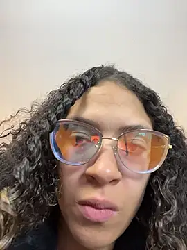 Hanna Cornee  online show from November 30, 2025, 1:12 pm