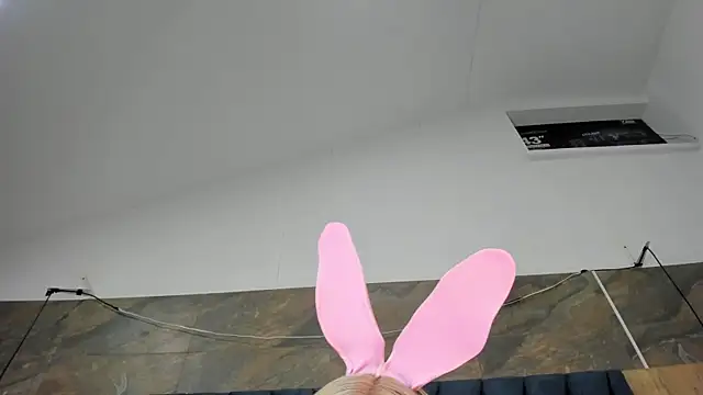 Barbiie 98 online show from October 25, 2025, 2:07 pm