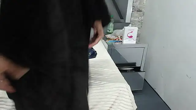 Snapshot of YanetRose chatting on December 18, 2025, 3:55 am YanetRose online show from December 18, 2025, 3:55 am