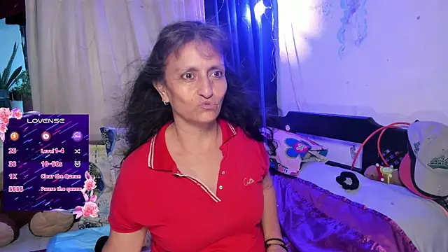 LadyPilar online show from September 30, 2025, 8:37 pm
