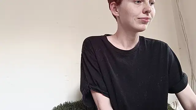 nyxofempusa online show from December 3, 2025, 5:34 pm