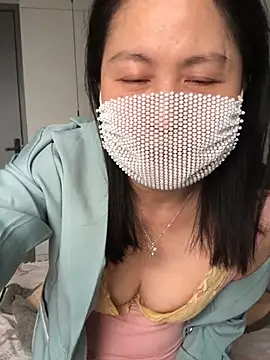 chengcheng12 online show from February 6, 2026, 3:57 am