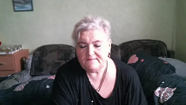 Snapshot of Lana555 chatting on April 8, 2026, 5:20 am Lana555 online show from April 8, 2026, 5:20 am