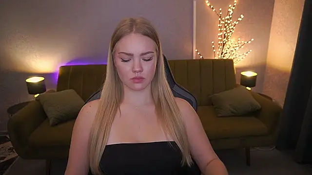 CelesteNoir online show from October 2, 2025, 6:28 am