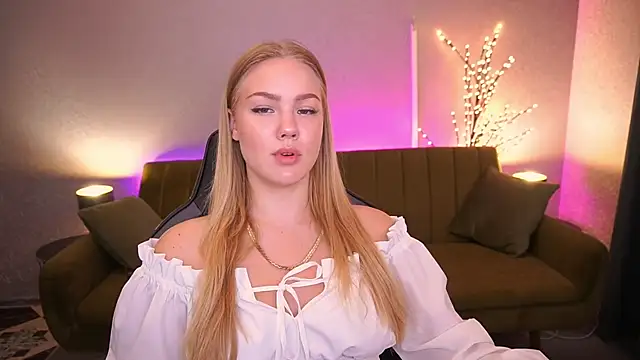 CelesteNoir online show from September 30, 2025, 6:30 am