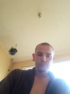 Snapshot of piercingpik chatting on January 10, 2026, 12:44 pm piercingpik online show from January 10, 2026, 12:44 pm