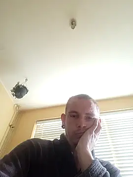 Snapshot of piercingpik chatting on January 16, 2026, 12:09 pm piercingpik online show from January 16, 2026, 12:09 pm