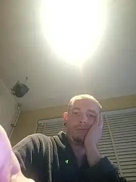 Snapshot of piercingpik chatting on January 11, 2026, 9:00 pm piercingpik online show from January 11, 2026, 9:00 pm