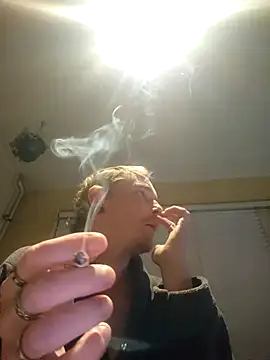 Snapshot of piercingpik chatting on November 17, 2025, 10:03 pm piercingpik online show from November 17, 2025, 10:03 pm