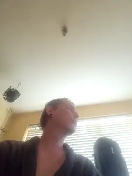 Snapshot of piercingpik chatting on April 19, 2026, 4:41 pm piercingpik online show from April 19, 2026, 4:41 pm