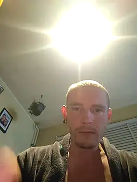 Snapshot of piercingpik chatting on January 9, 2026, 12:39 am piercingpik online show from January 9, 2026, 12:39 am