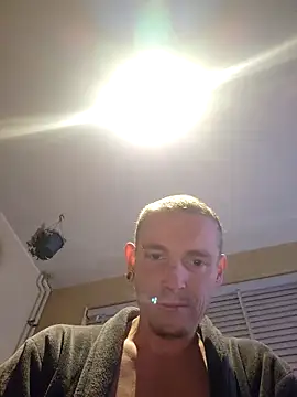 Snapshot of piercingpik chatting on January 5, 2026, 9:51 pm piercingpik online show from January 5, 2026, 9:51 pm