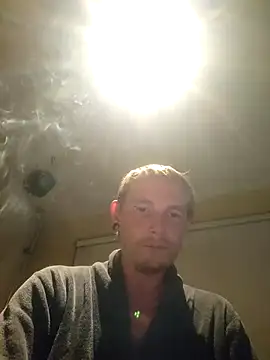 Snapshot of piercingpik chatting on May 18, 2026, 9:52 pm piercingpik online show from May 18, 2026, 9:52 pm