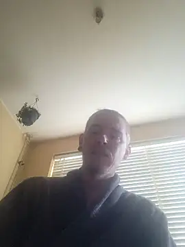 Snapshot of piercingpik chatting on February 2, 2026, 10:58 am piercingpik online show from February 2, 2026, 10:58 am