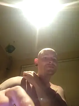 Snapshot of piercingpik chatting on May 25, 2026, 9:35 pm piercingpik online show from May 25, 2026, 9:35 pm