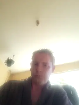 Snapshot of piercingpik chatting on April 20, 2026, 7:44 am piercingpik online show from April 20, 2026, 7:44 am