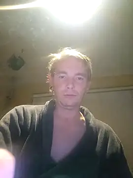 Snapshot of piercingpik chatting on December 21, 2025, 10:43 pm piercingpik online show from December 21, 2025, 10:43 pm