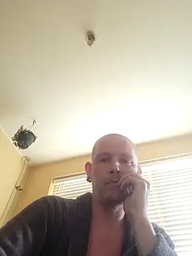 Snapshot of piercingpik chatting on June 4, 2026, 1:27 pm piercingpik online show from June 4, 2026, 1:27 pm