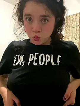 Snapshot of Lucy_YupiSweet chatting on October 30, 2025, 7:50 am Lucy YupiSweet online show from October 30, 2025, 7:50 am