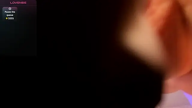 AriaMuse online show from April 1, 2026, 9:01 pm