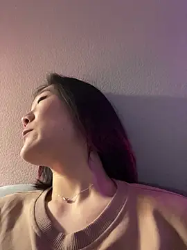 AikoYamada online show from December 1, 2025, 7:42 am