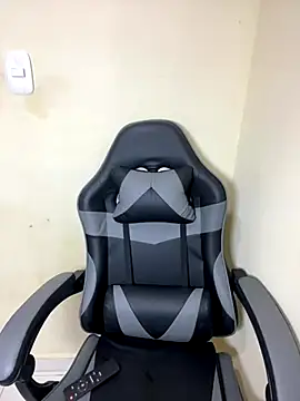 Vliacoooper2 online show from September 13, 2025, 8:47 am