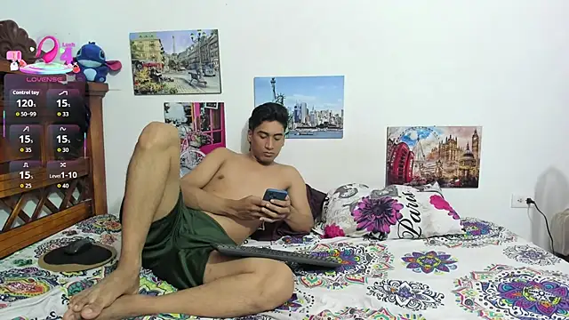 Snapshot of Roxana_Tony chatting on January 18, 2026, 2:04 am Roxana Tony online show from January 18, 2026, 2:04 am