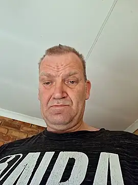 wallacelegend online show from February 25, 2026, 6:13 am