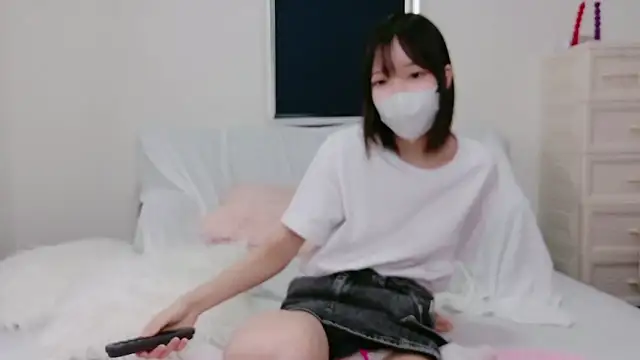 Azusa 128 online show from September 14, 2025, 7:31 am