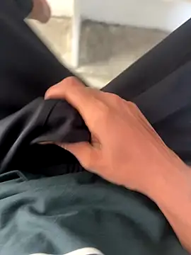 Snapshot of hyderabadii_boi chatting on November 30, 2025, 6:03 am hyderabadii boi online show from November 30, 2025, 6:03 am