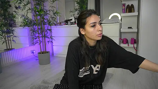 EmmaBlanco online show from April 3, 2026, 5:58 am