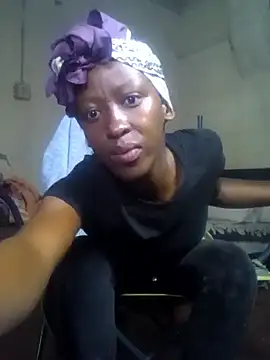 RFeltomWhitJ online show from October 12, 2025, 2:07 pm